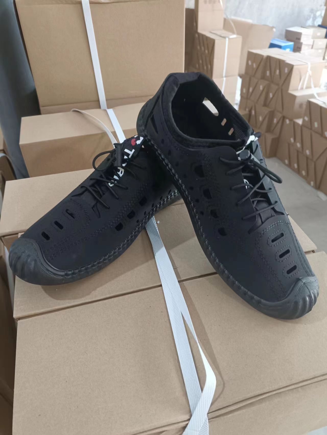 Men's Sandals Hollow Leather Soft Bottom Hole Shoes - Image 6